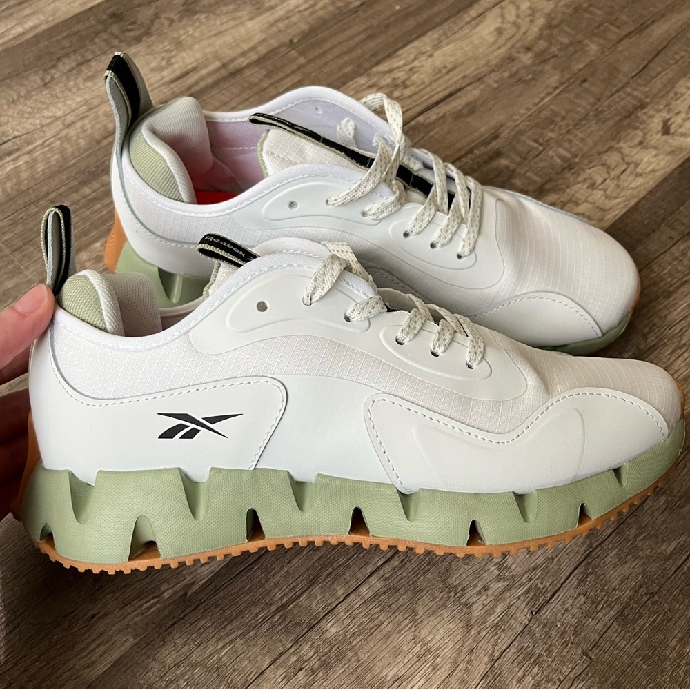 Reebok Woman’s Zig Dynamica | White/Green | Size 8.5